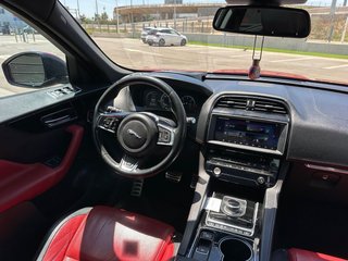 Jaguar F-Pace 2016