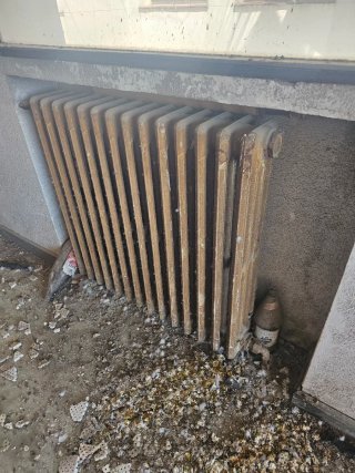 Radiadores antiguos de hierro, hay unos 30