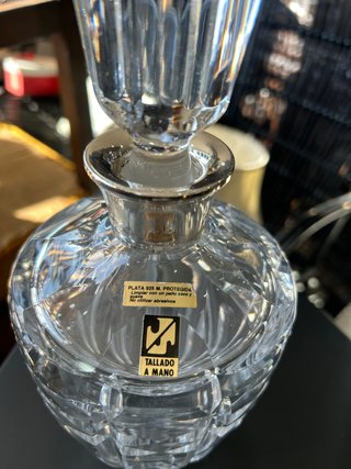 Licorera Antigua de Cristal Tallado y Plata 925