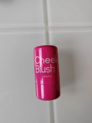 Lote 3 productos maquillaje Kiko Milano y Deliplus