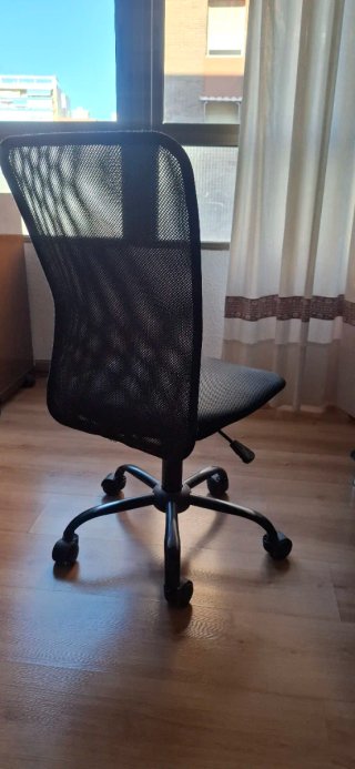 Silla de oficina negra