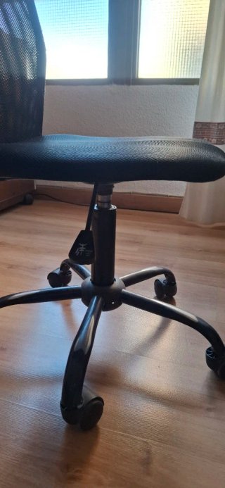 Silla de oficina negra