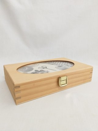 Caja de madera tapa c/cristal ovalada
