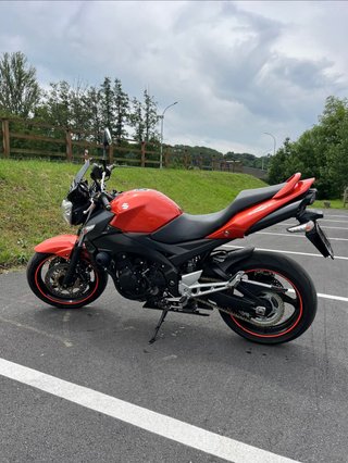 Suzuki GSR 600 Naranja/Negra 2009