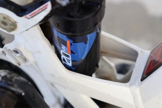 Bicicleta Enduro Mondraker Blanca