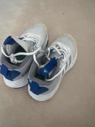 Zapatillas Adidas niño Talla 34 (US 2.5)