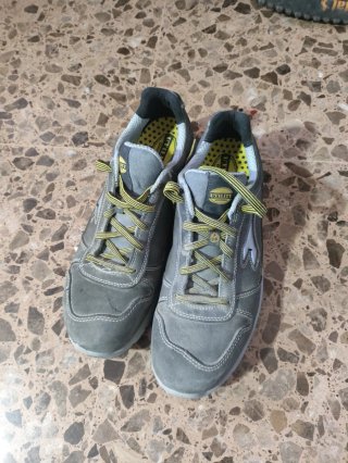 Zapatos seguridad Diadora Run Low grises