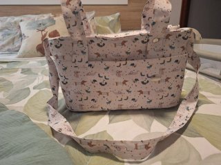 Saco carrito entretiempo y bolso a juego.