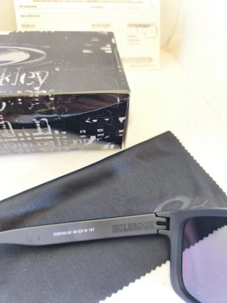 Gafas Oakley Negras con Lentes Verdes