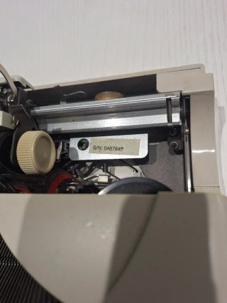 Máquina de escribir Olympia Traveller C