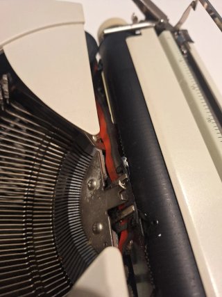 Máquina de escribir Olympia Traveller C