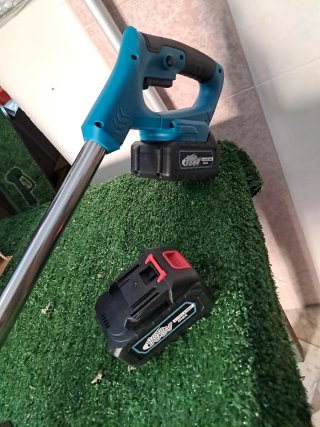 Decespugliatore a batteria 198V