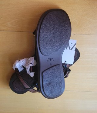 Sandalias Zara marrón sin estrenar
