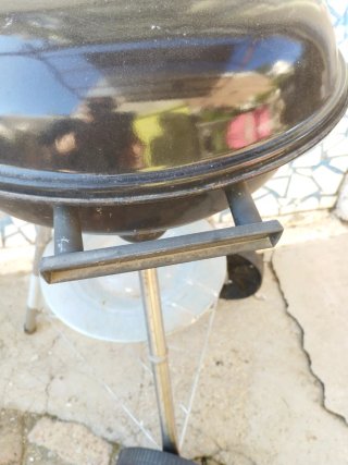 Barbacoa Negra con Ruedas