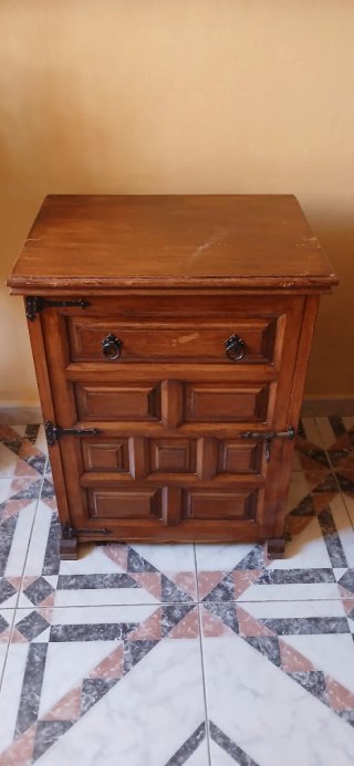 Mueble para máquina de coser de madera