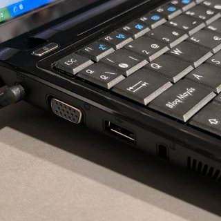 Mini Portátil Asus Eee PC - Windows XP + Funda