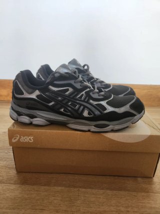 Asics Gel NYC Negro/Gris Talla 42