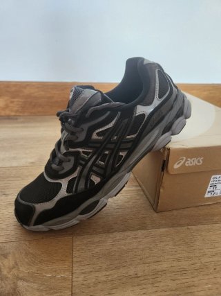 Asics Gel NYC Negro/Gris Talla 42