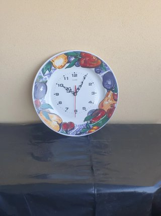 Orologio da parete vintage con frutta
