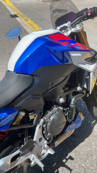 BMW F900R performance sport azul