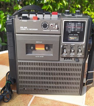 Radio Cassette Sanyo BoomBox M2450F
