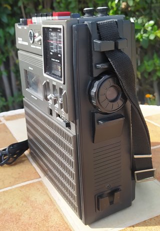 Radio Cassette Sanyo BoomBox M2450F