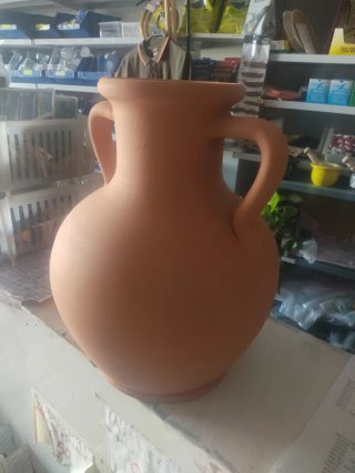 Botijo de barro artesanal