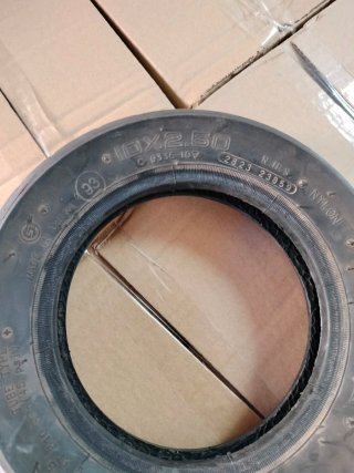 Rueda Patinete 10x2.50 Nylon