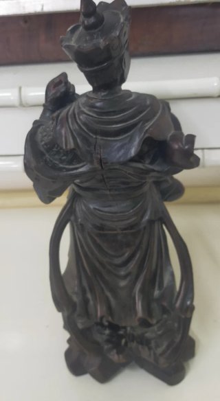 Antigua talla china de madera