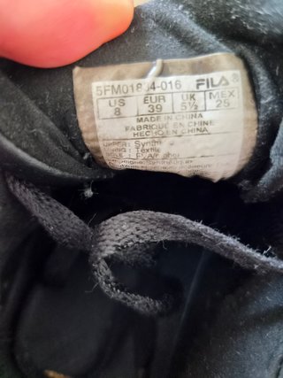 Zapatillas Fila negras plataforma doradas