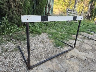 Valla de Atletismo de Hierro y Madera Vintage