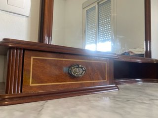 Specchio da trucco con cassetti