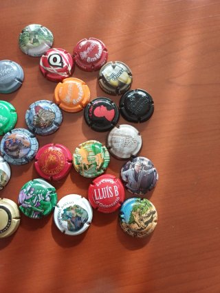 Collezione di tappi di spumante, alcuni unici
