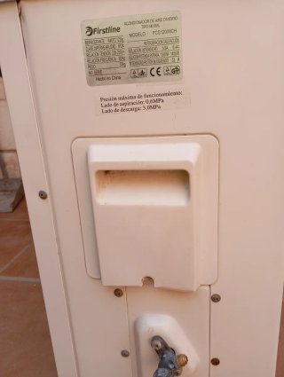 Aire Acondicionado Firstline Blanco