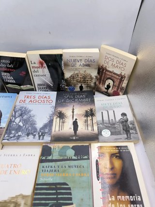 18 Libros de Jordi Sierra I Fabra a 3€ y 4€ unidad