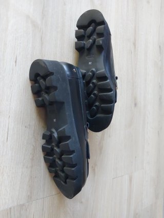 Mocasines Martinelli con cadena dorada