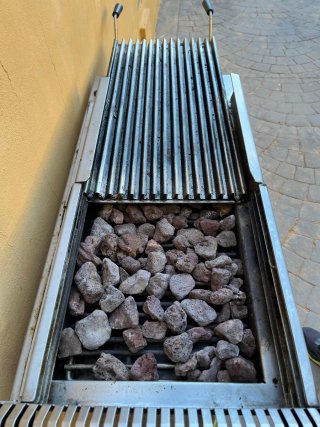 Parrilla industrial piedra volcánica