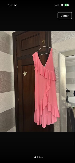 Vestido rosa con volantes