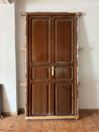 Puerta doble mobila maciza con marco