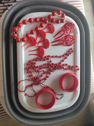 Lote Flamenca: Collares y Peinetas Rojas