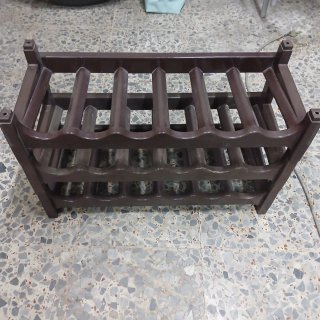 Botellero apilable de plástico marrón
