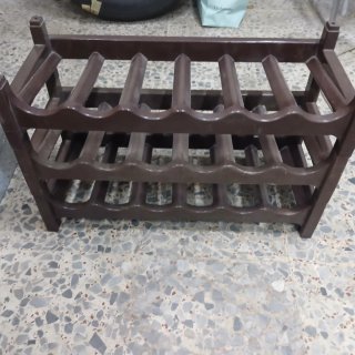 Botellero apilable de plástico marrón