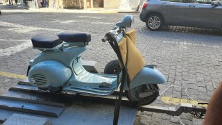 Vespa Azul Scooter Clásica