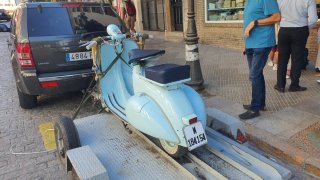 Vespa Azul Scooter Clásica