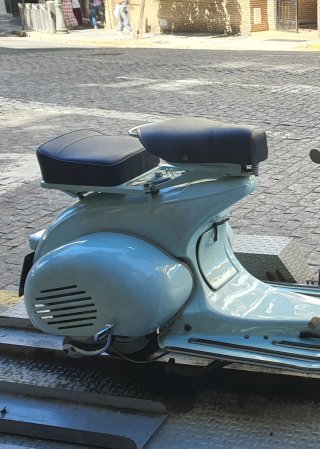 Vespa Azul Scooter Clásica