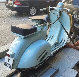 Vespa Azul Scooter Clásica