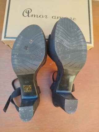 Sandalias de tacón negras