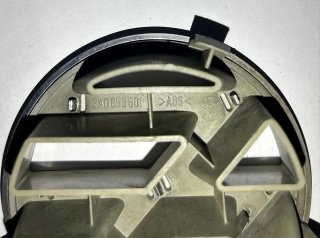 Simbolo-Emblema-Insignia "W" Volkswagen. Delantero