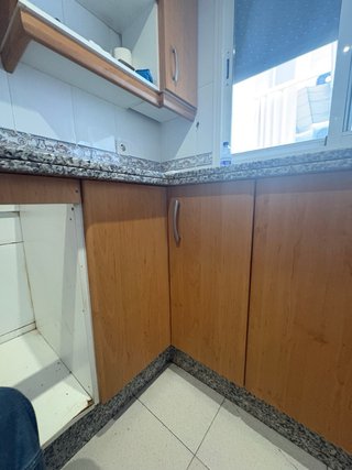 Mueble de cocina de madera y mármol