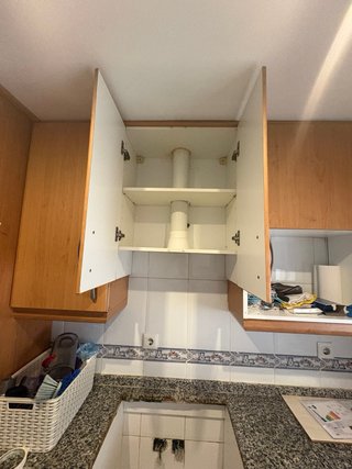 Mueble de cocina de madera y mármol